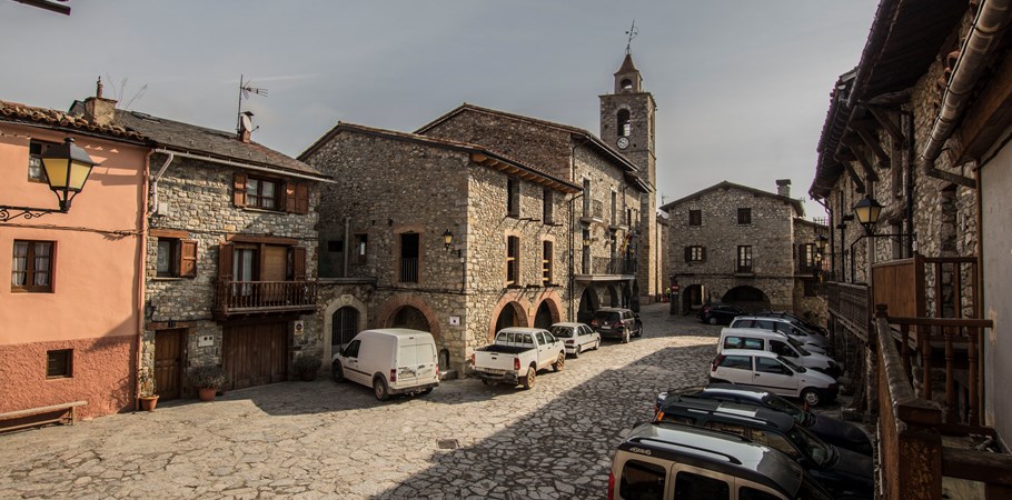 1846-casas-rurales-hoteles-campings-hostales-admite-perros-en-bellver-de-cerdanya-lleida-catalunya