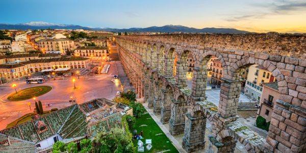 4082-segovia-con-perro